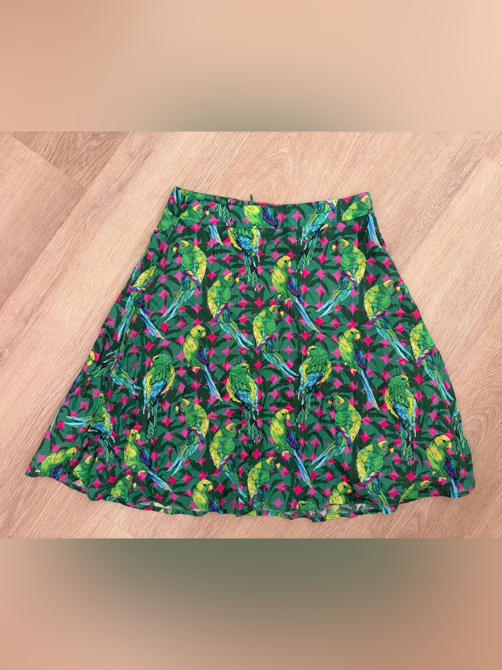 Smashed Lemons Women’s Green Parrot Print A Line skirt US 6
